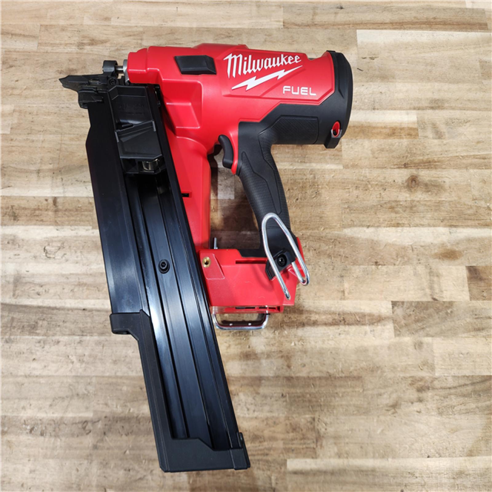 HOUSTON LOCATION - AS-IS (APPEARS LIKE NEW) Milwaukee FUEL 3-1/2 in. 18-Volt 21-Degree Lithium-Ion Brushless Cordless Framing Nailer (Tool-Only)