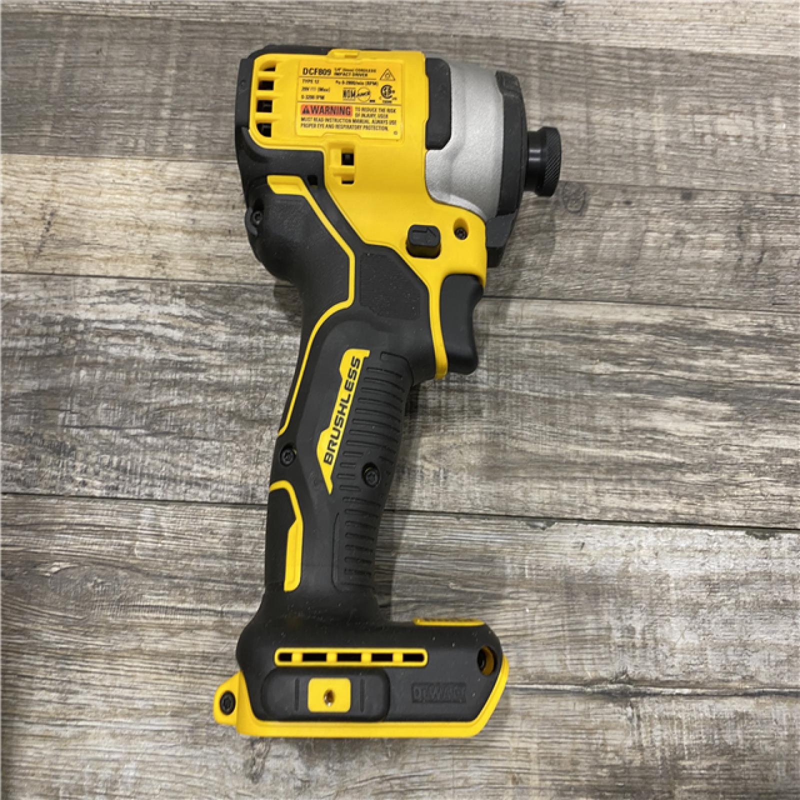 AS-IS DEWALT Atomic 20V Max Lithium-Ion Brushless Cordless Compact 1/4 in. Impact Driver Kit