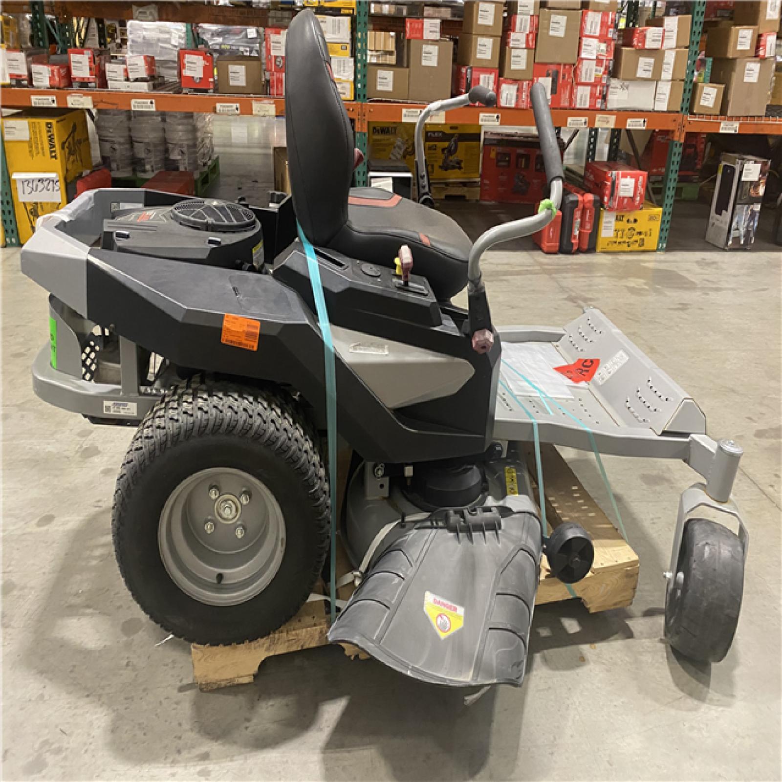 Dallas Location - As-Is Murray Cruz 42 in. 19.0 HP 540cc EX1900 Series Gas Zero Turn Mower