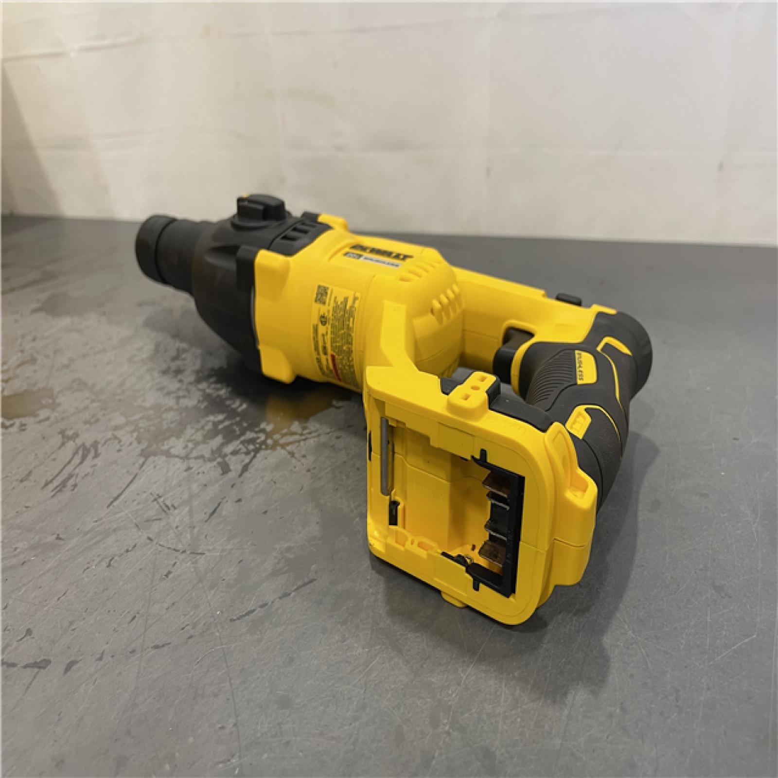 AS-IS - DEWALT 20V MAX Cordless Brushless 1 in. SDS Plus D-Handle Concrete and Masonry Rotary Hammer