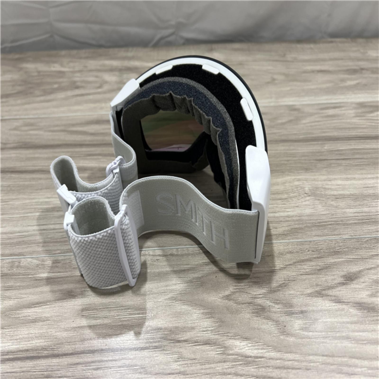 Smith 4D Mag Low Bridge Fit Googles ChromaPop Everyday Rose Gold Mirror White Vapor M007190OZ99M5