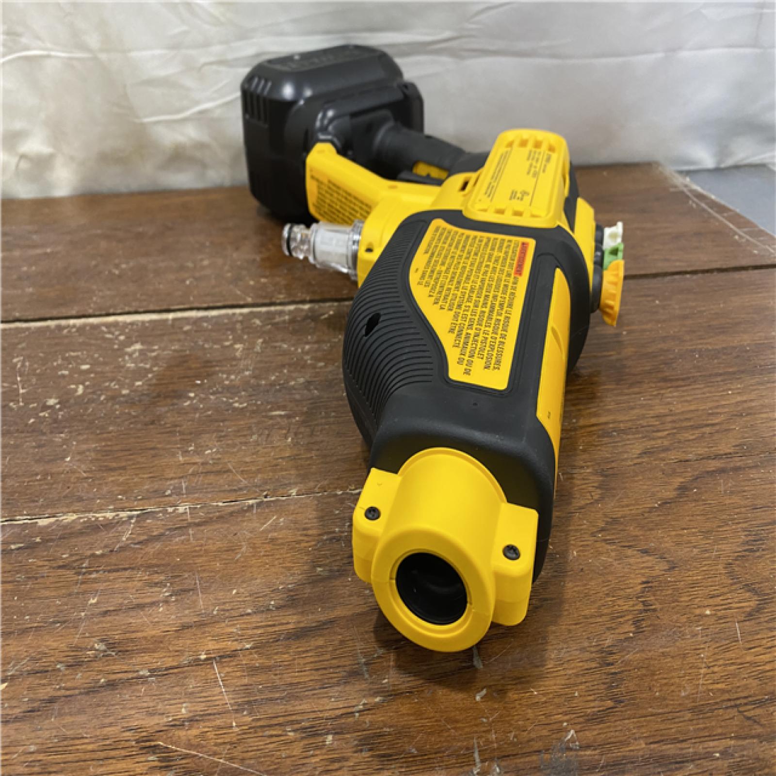 AS-IS Dewalt 20V 550 PSI  1 GPM Cordless Power Cleaner W/ 4 Nozzles Tool-Only DCPW550B
