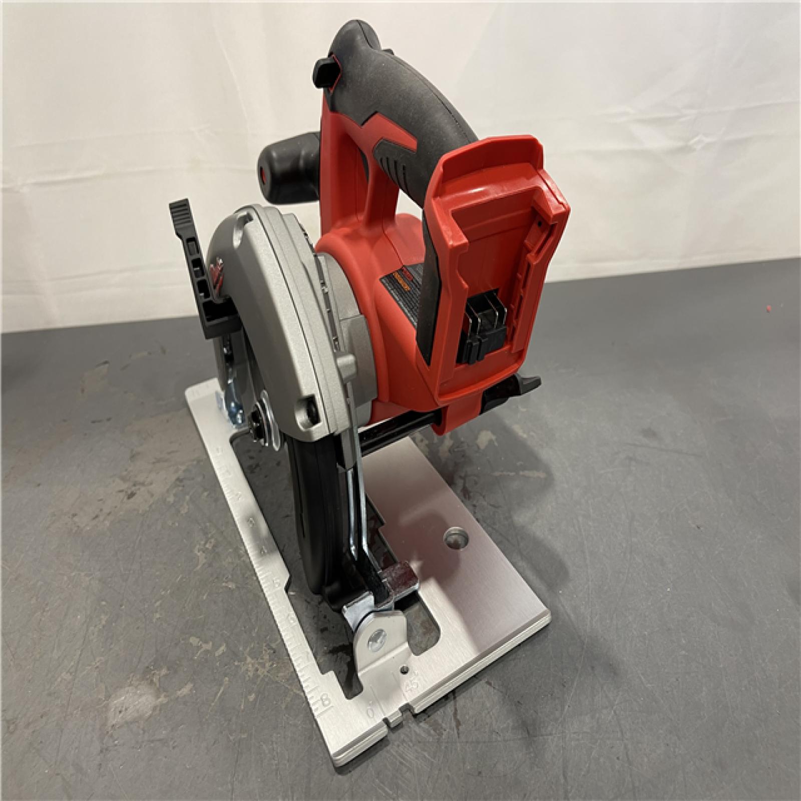 AS-IS - Milwaukee M18 18V Lithium-Ion Cordless 6-1/2 in. Circular Saw