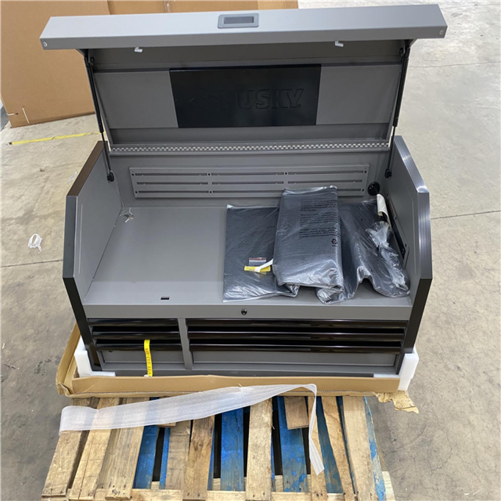 HOUSTON LOCATION - AS-IS Husky 51.7 in. W 20 D 15-Drawer Tool Chest and Cabinet Combo