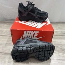 Nike Zoom Vomero 5 SE - Black - SZ 10