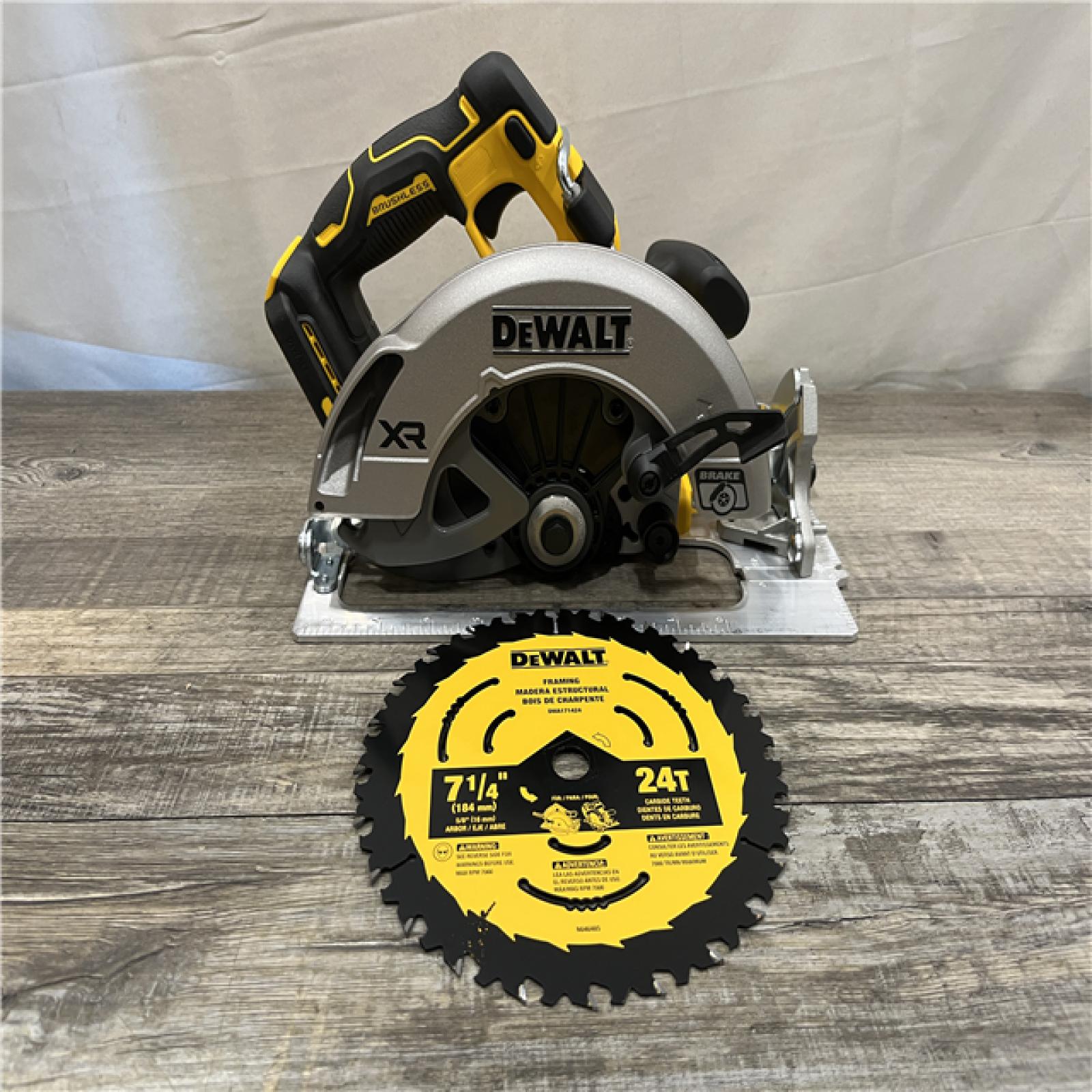 AS-IS DEWALT 20-Volt MAX 7-1/4 in. Cordless Circular Saw (Tool Only)