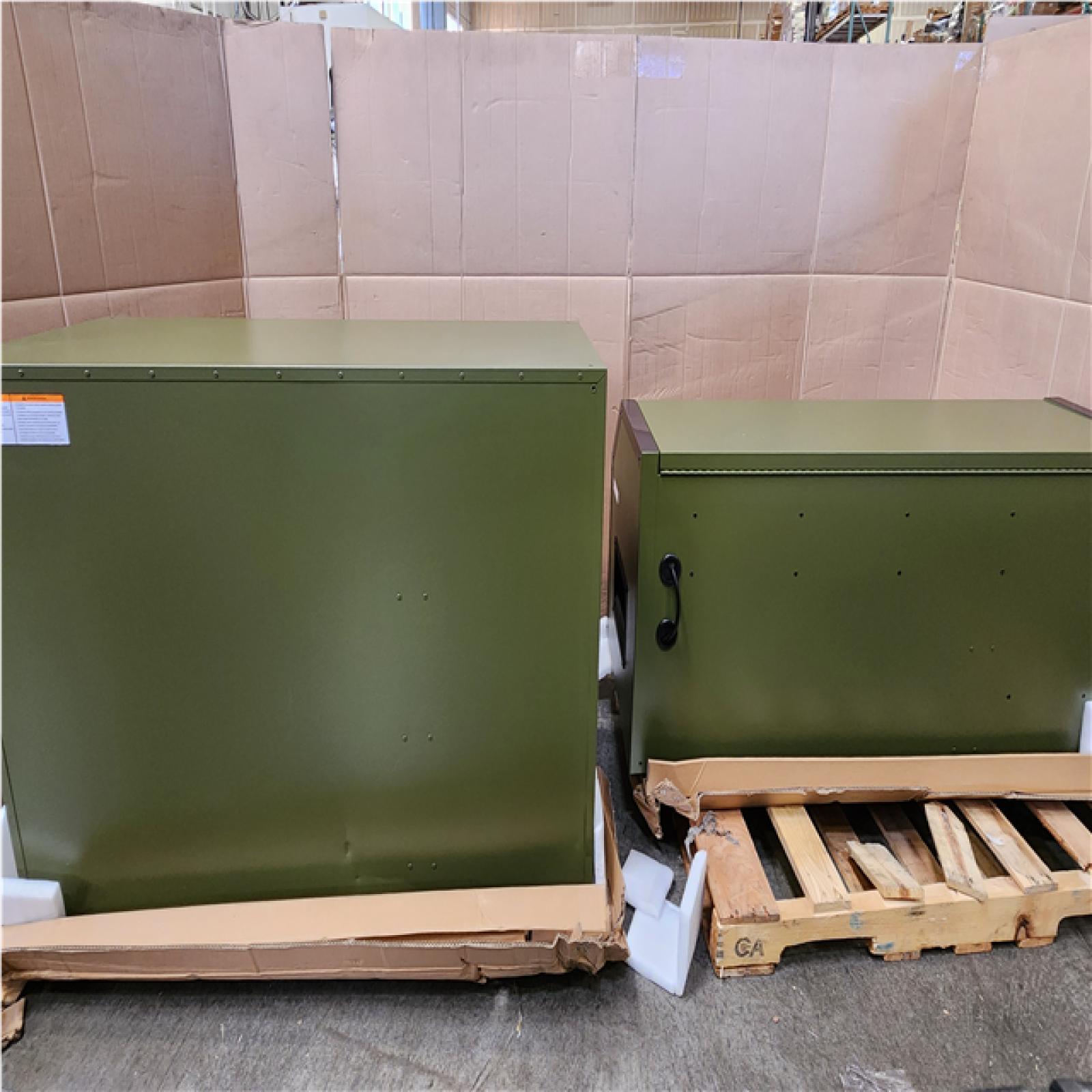 Phoenix LIKE NEW Husky Heavy Duty 52 in. W 15-Drawer Matte Army Green Rolling Tool Chest Combo