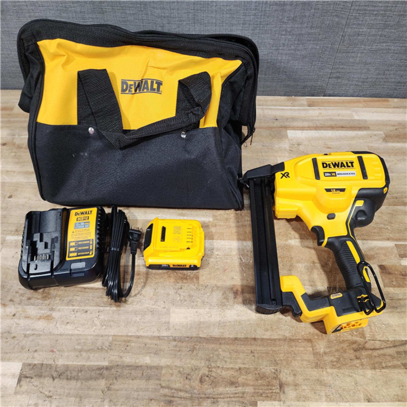 HOUSTON LOCATION - AS - IS DEWALT 20V MAX XR Lithium-Ion Cordless 18-Gauge Narrow Crown Stapler Kit