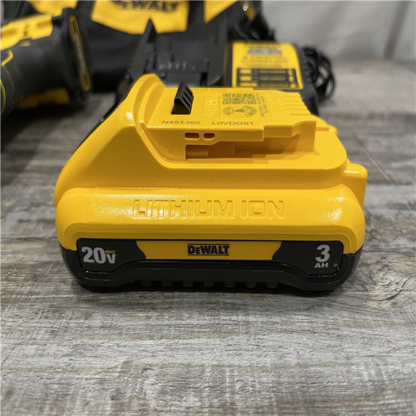 AS-IS DEWALT ATOMIC 20V Cordless 1/2 in. Compact Hammer Drill Kit