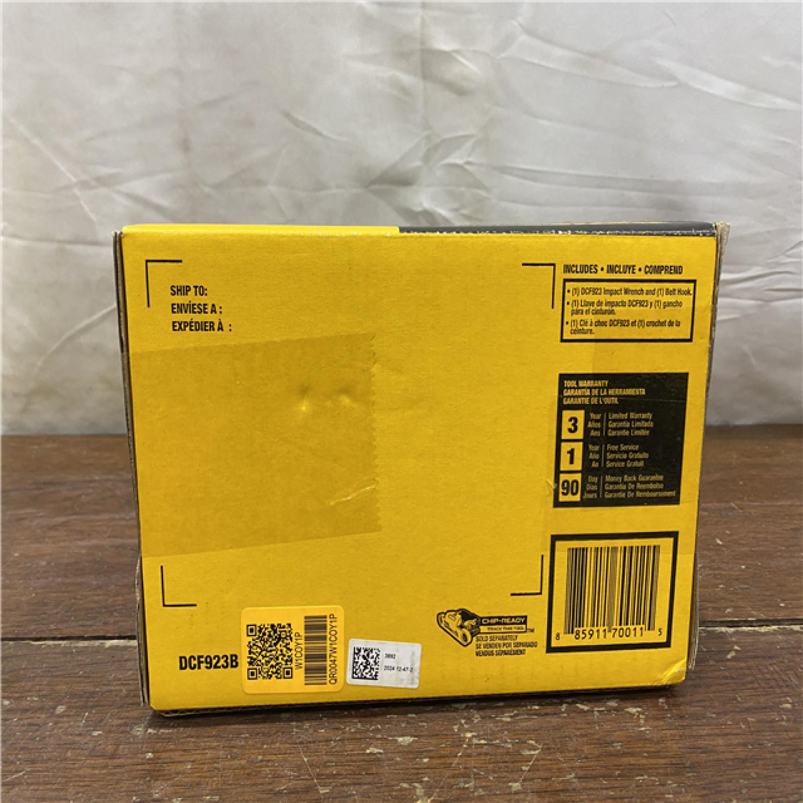NEW DeWalt 20V MAX ATOMIC 3/8 in. Cordless Brushless Compact Impact Wrench Tool Only