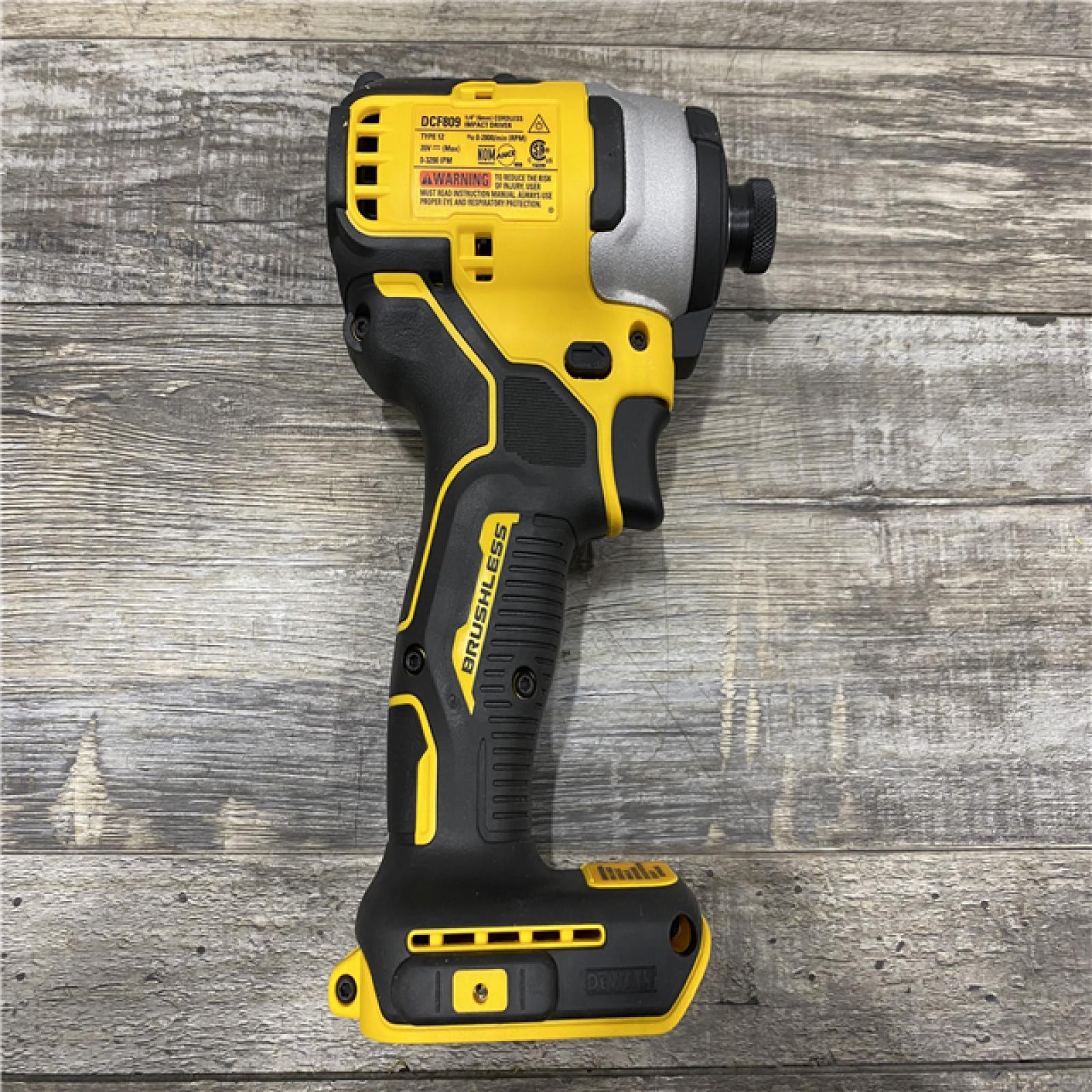 AS-IS DEWALT Atomic 20V Max Lithium-Ion Brushless Cordless Compact 1/4 in. Impact Driver Kit