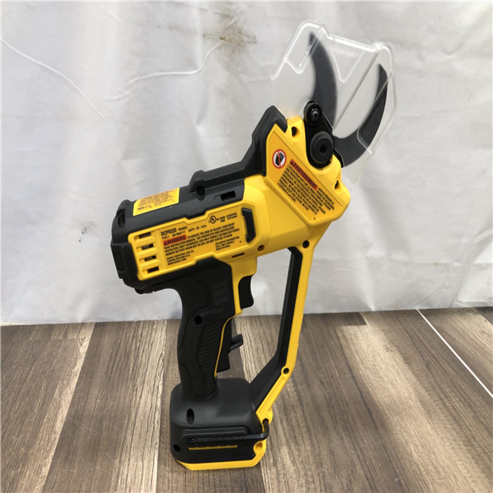AS-IS DEWALT 20V MAX Cordless Battery Powered Pruner Kit