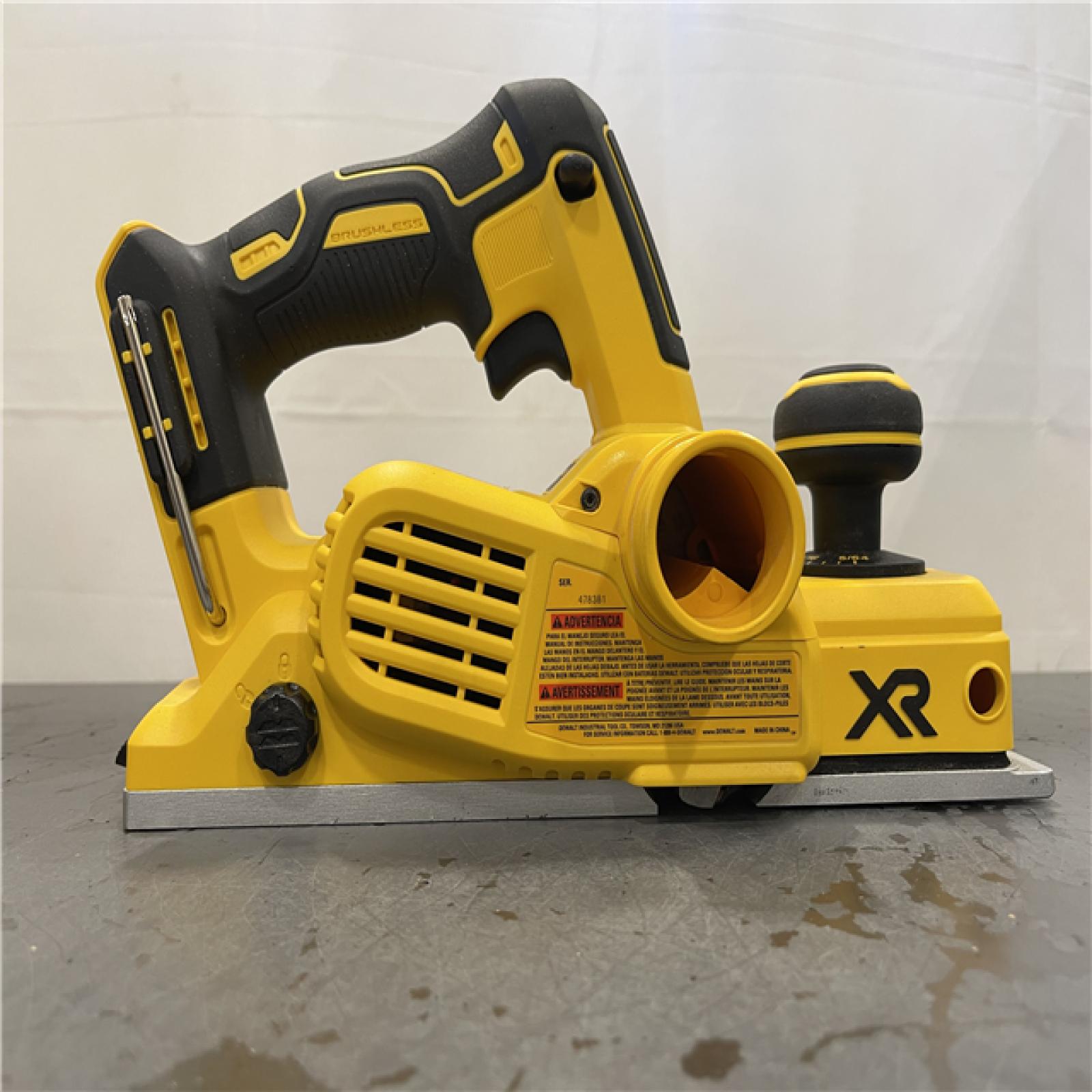 AS-IS - DEWALT 20V MAX XR Cordless Brushless 3-1/4 in. Planer