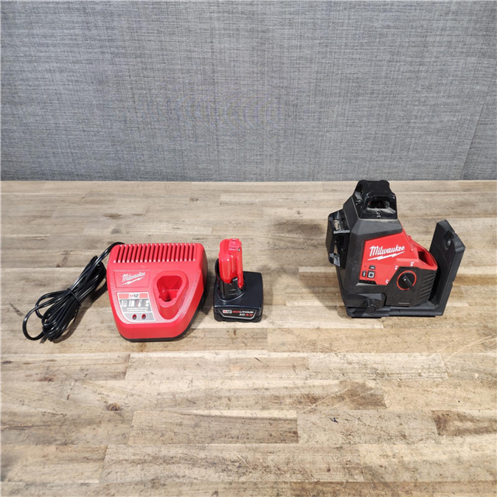 HOUSTON LOCATION - AS-IS Milwaukee 12-Volt Lithium-Ion Cordless Green 250 ft. 3-Plane Laser Level Kit