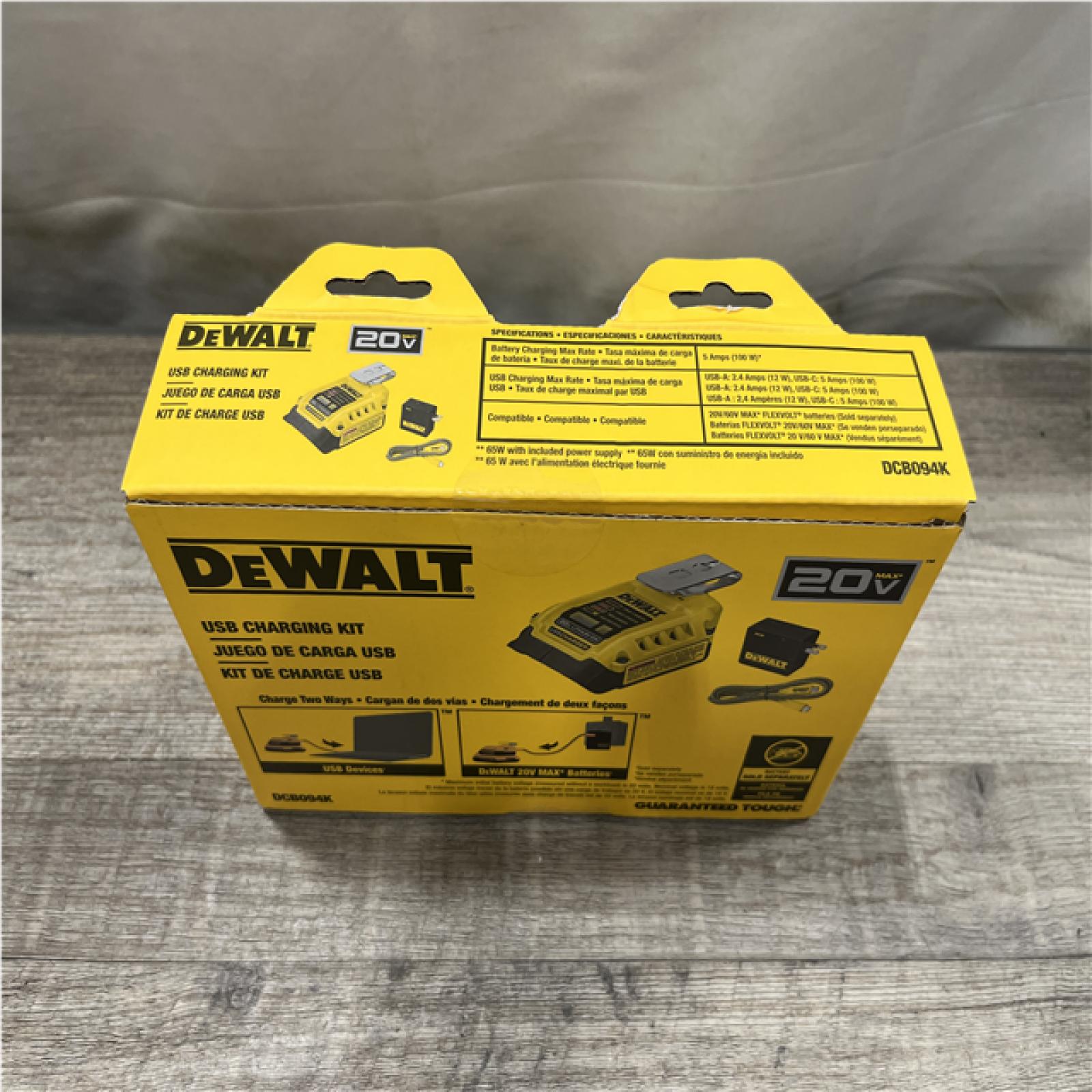 NEW - DEWALT 20V MAX Charger and USBC Adaptor Kit