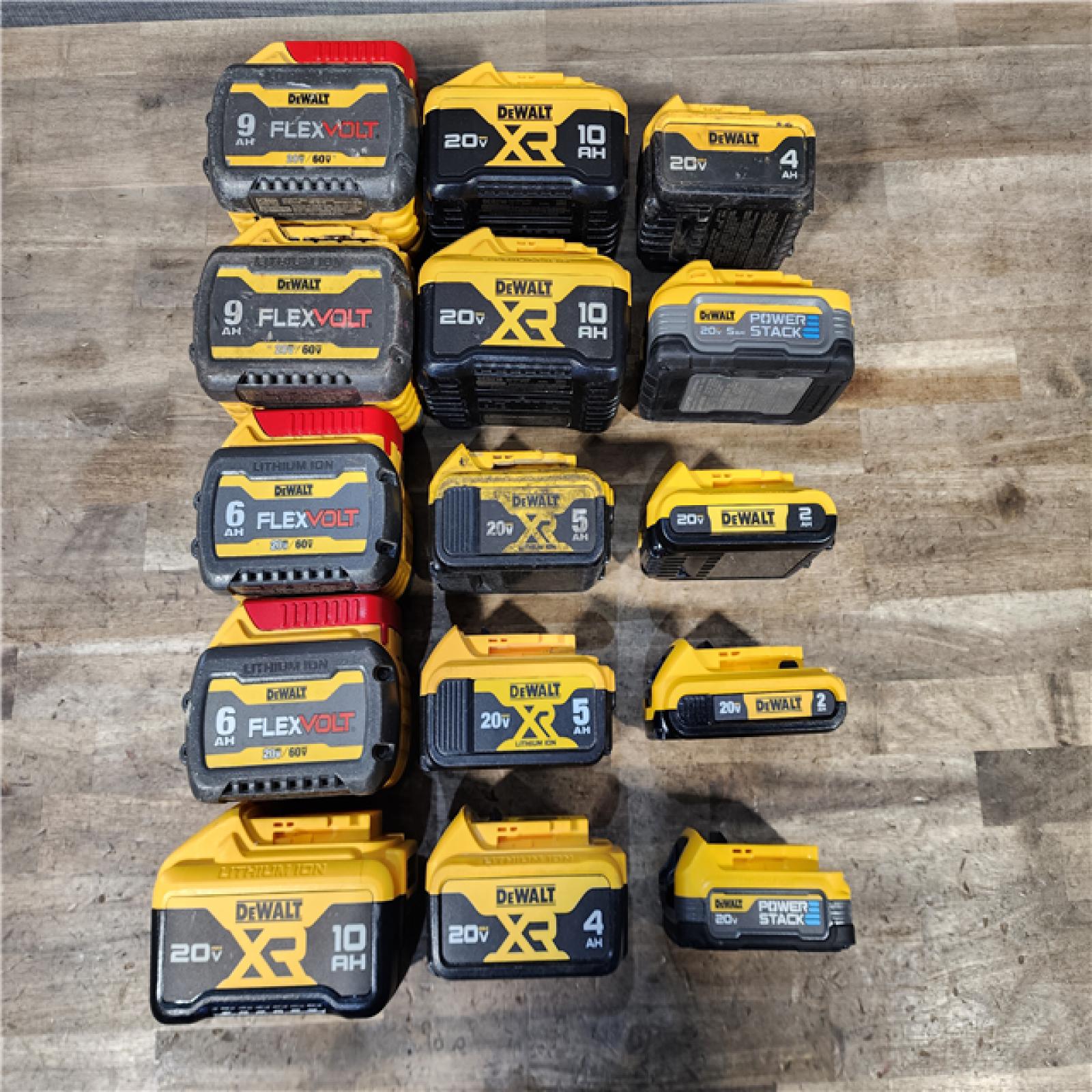 HOUSTON LOCATION - AS-IS DEWALT BATTERY PACK QTY - 15