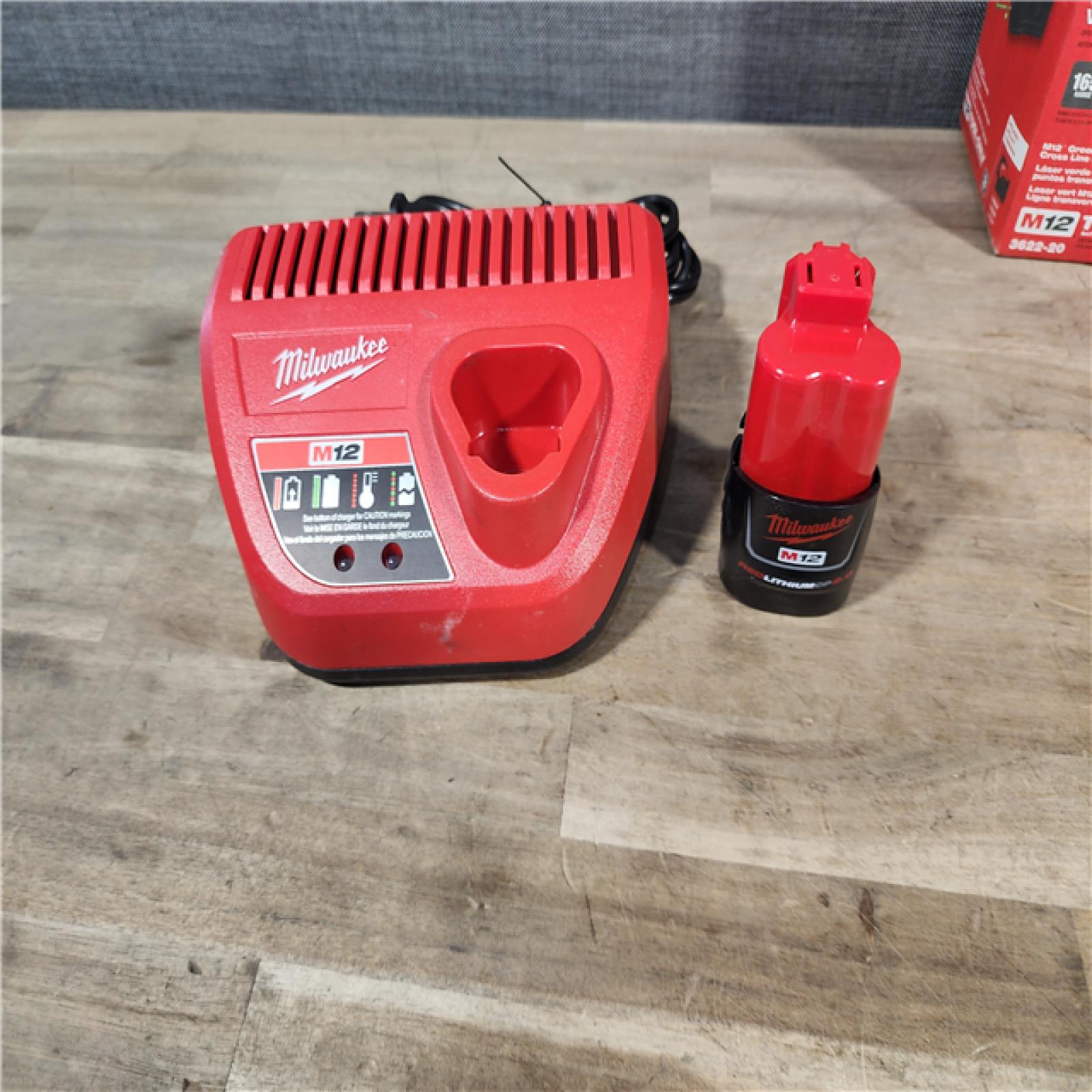 HOUSTON LOCATION - AS-IS Milwaukee M12 12-Volt Lithium-Ion Cordless Green 125 Ft. Cross Line and Plumb Points Laser Level Kit W/ BATTERY & CHARGER
