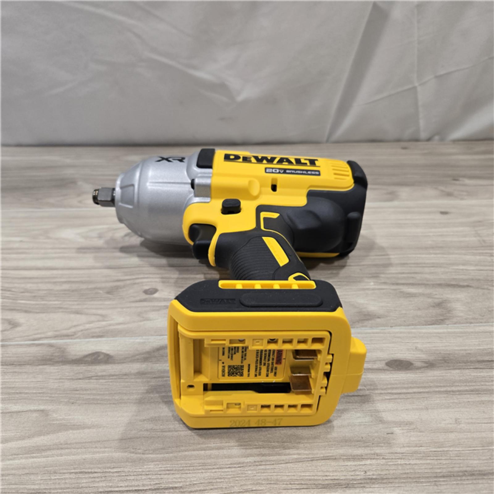 AS-IS Dewalt 20V MAX Lithium-Ion Cordless 1/2 in. Impact Wrench Kit