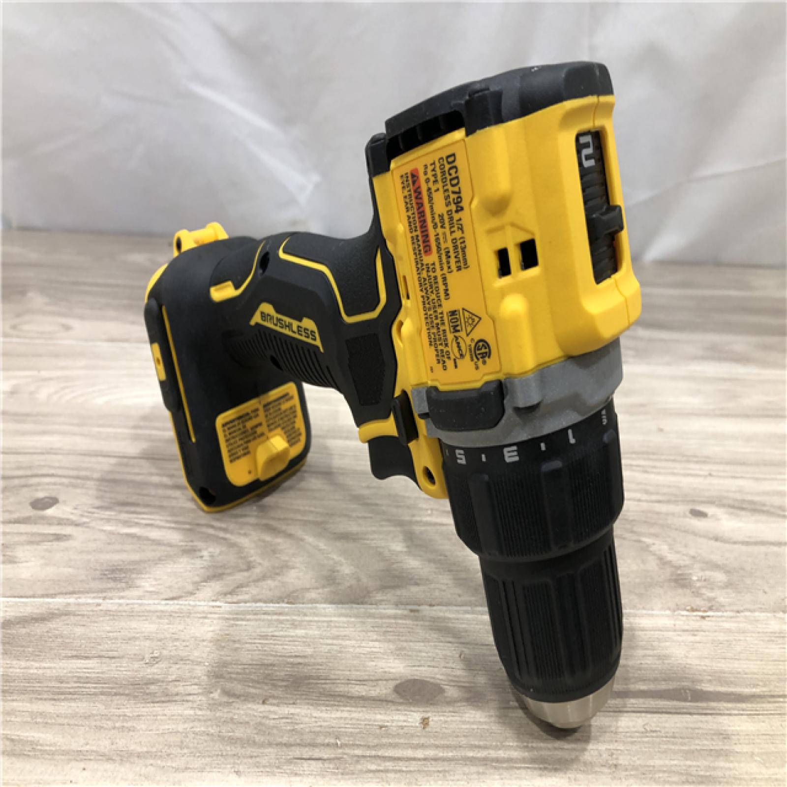 AS-IS Dewalt DCK225D2 20V MAX ATOMIC Compact Cordless Drill Driver and Impact Driver Combo Kit