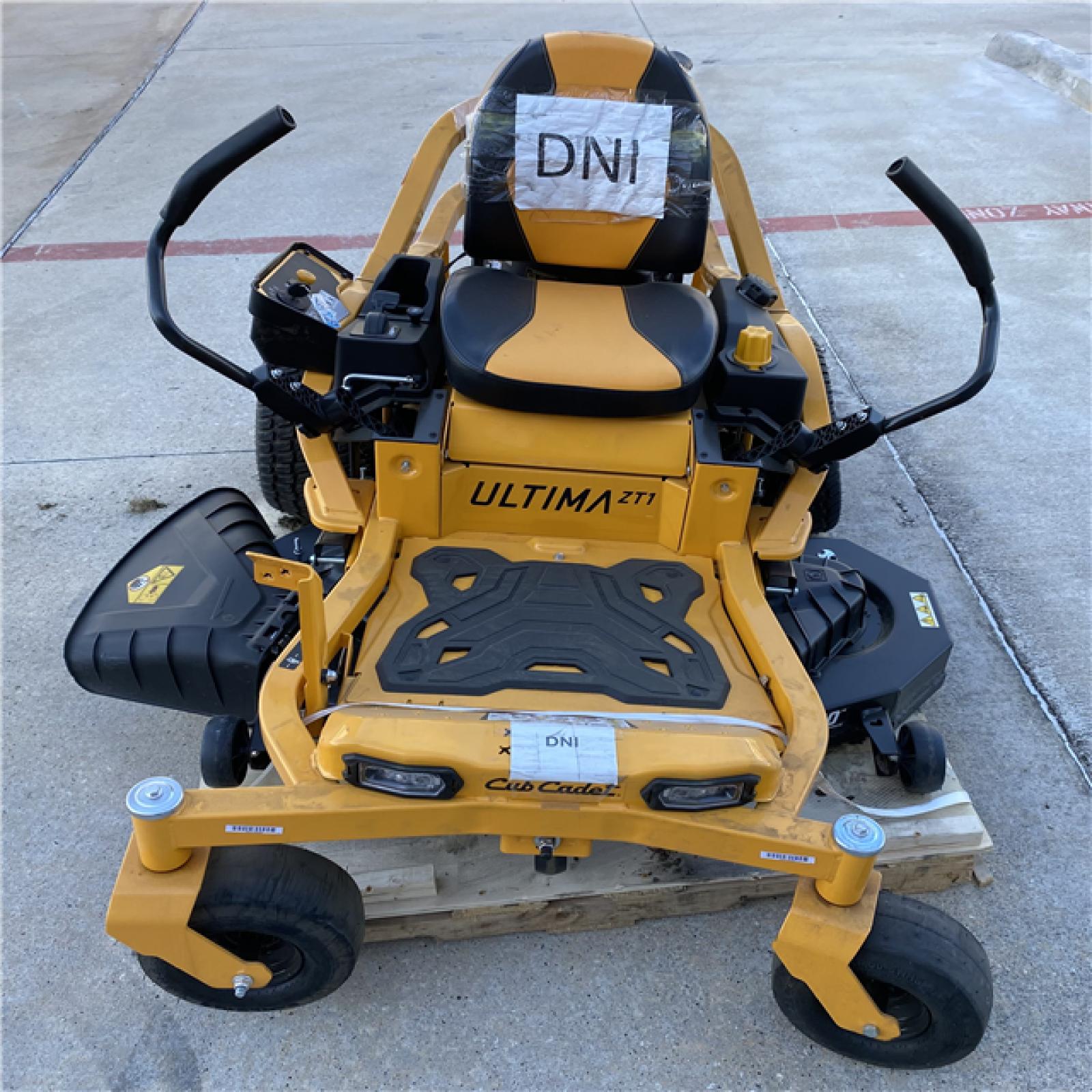 Houston Location AS-IS Cub Cadet Ultima ZT1 Lawn mower