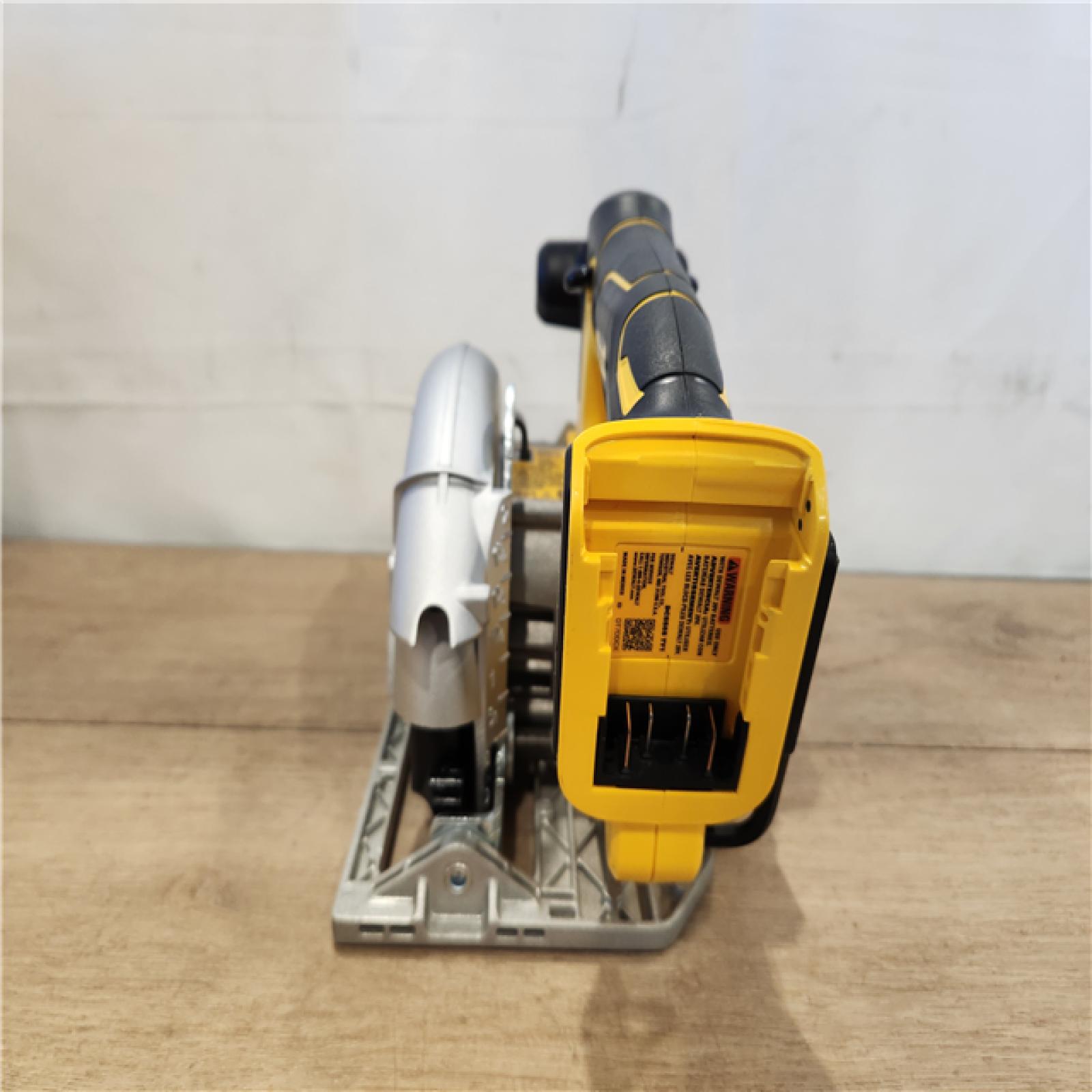 AS-IS- DeWALT  20V Max Brushless 6.5   Cordless Circular Saw