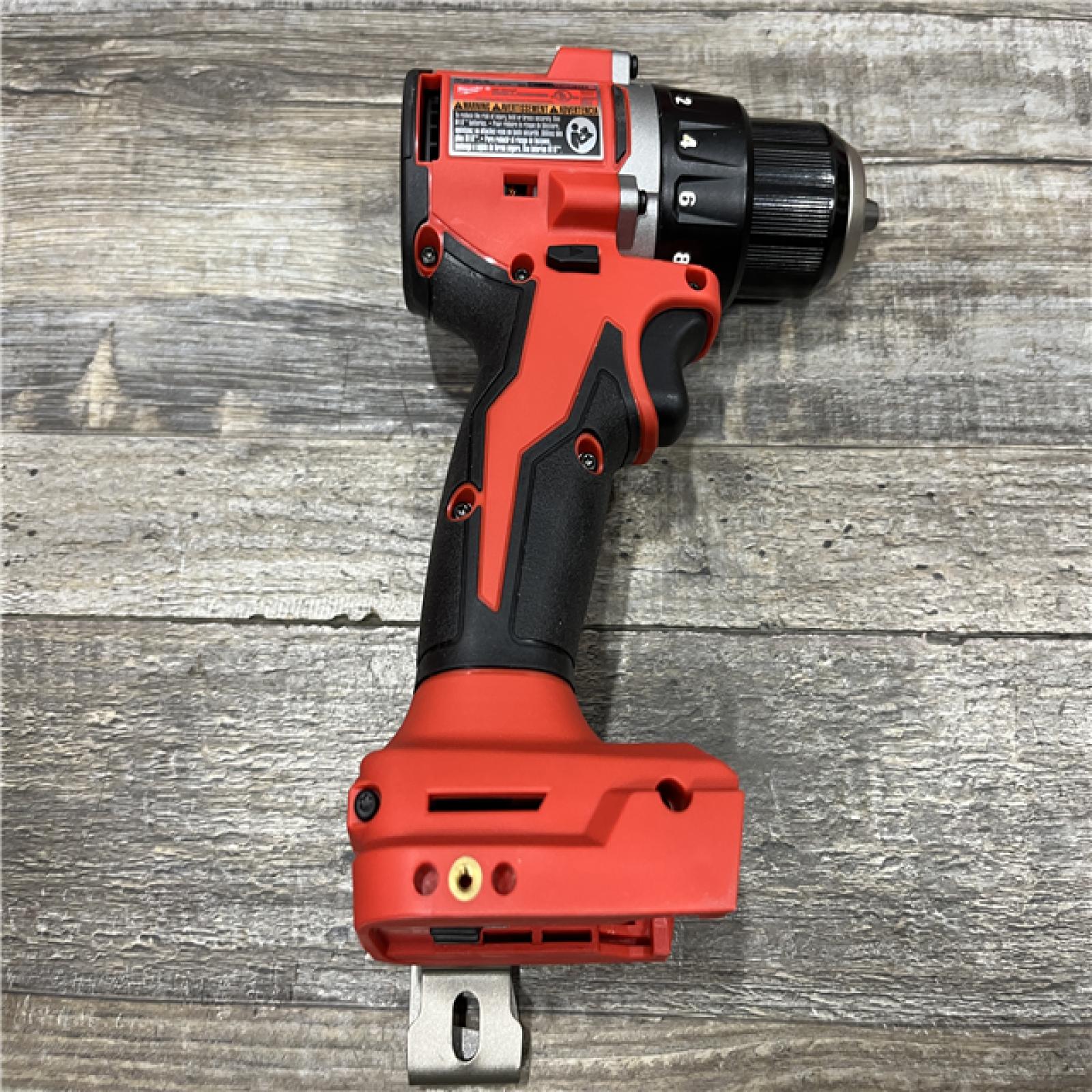 AS-IS Milwaukee 18V Lithium-Ion Brushless Cordless 1/2 in. Compact Drill/Driver with kit