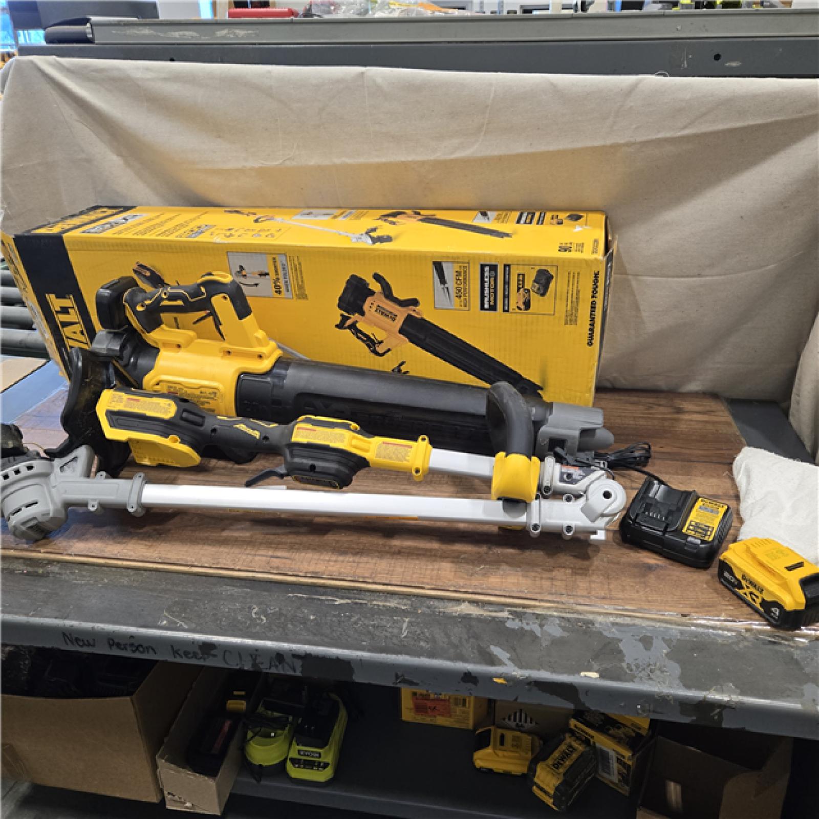 AS-IS DEWALT 20V MAX Cordless Battery Powered String Trimmer & Blower Combo Kit with (1) 4 Ah Battery & Charger