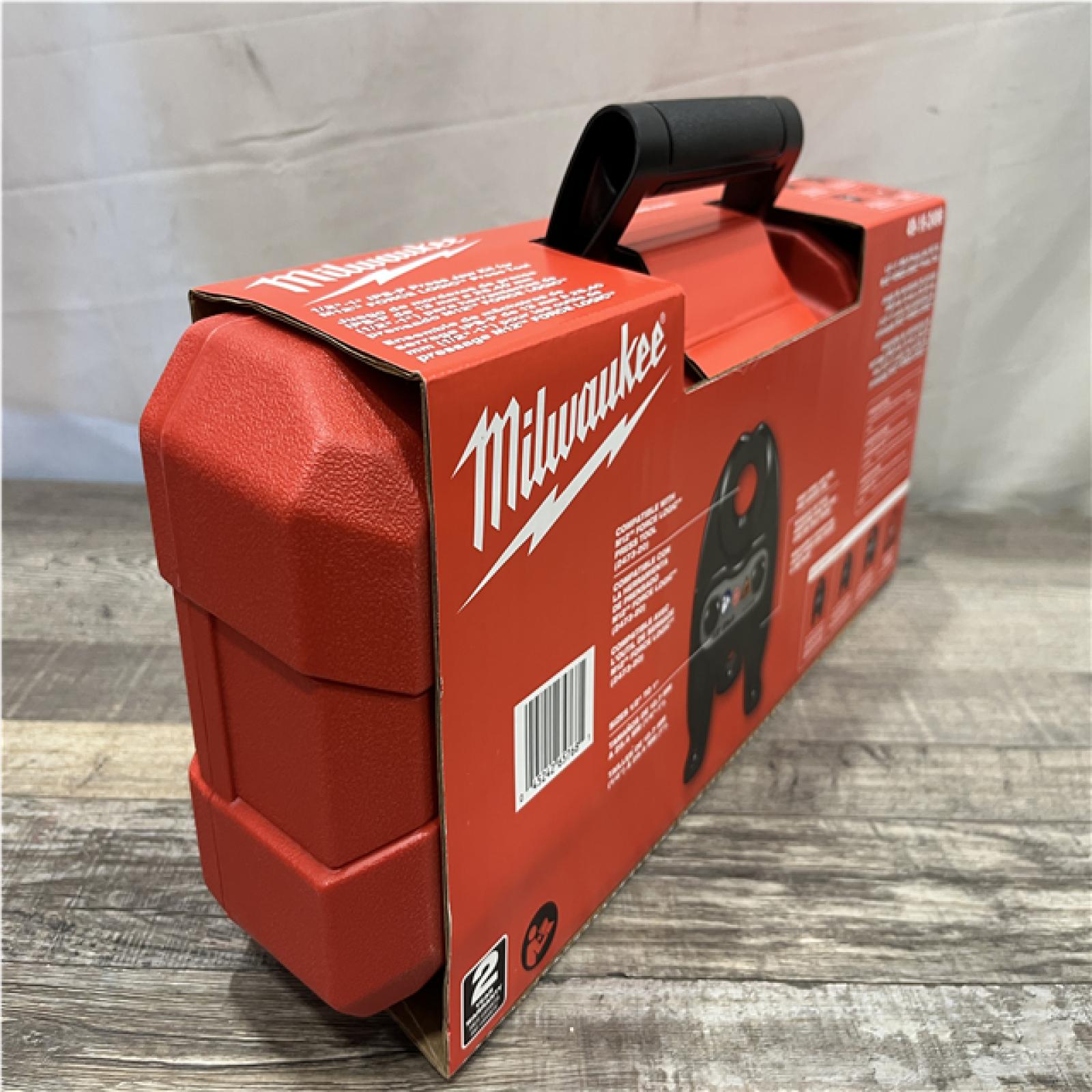 NEW - Milwaukee 1/2 in. - 1 in. IPS-P Black Iron Pipe/Steel Press Jaw Kit for M12 FORCE LOGIC Press Tools