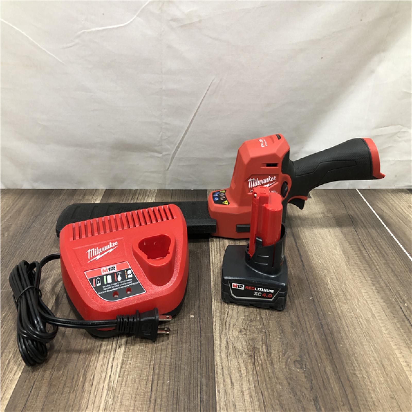 AS-IS Milwaukee FUEL 8 in. 12V Lithium-Ion Brushless Cordless Hedge Trimmer Kit