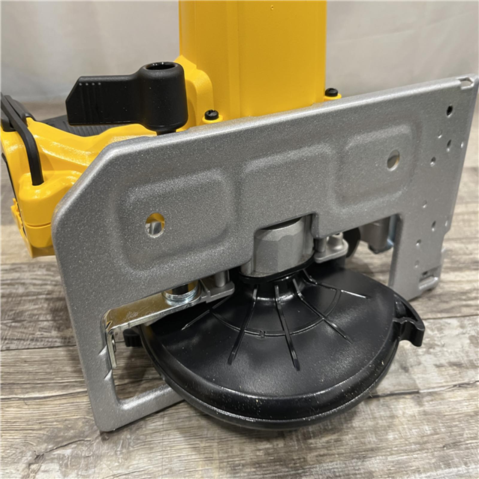 AS-IS DEWALT 20V MAX Cordless 6.5 in. Sidewinder Style Circular Saw (Tool Only)