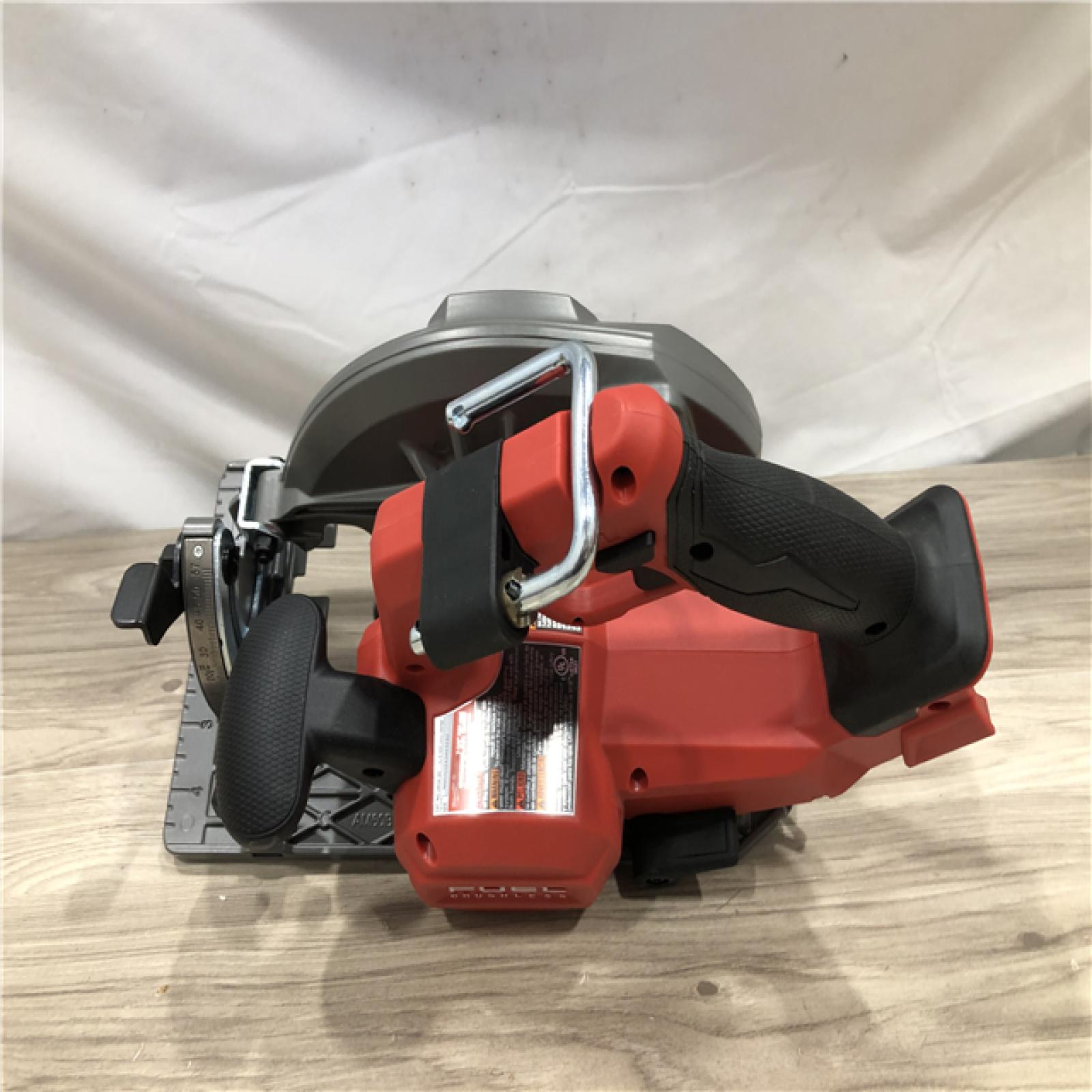 AS-IS Milwaukee M18 FUEL 7-1/4 Inch Circular Saw (Bare Tool)