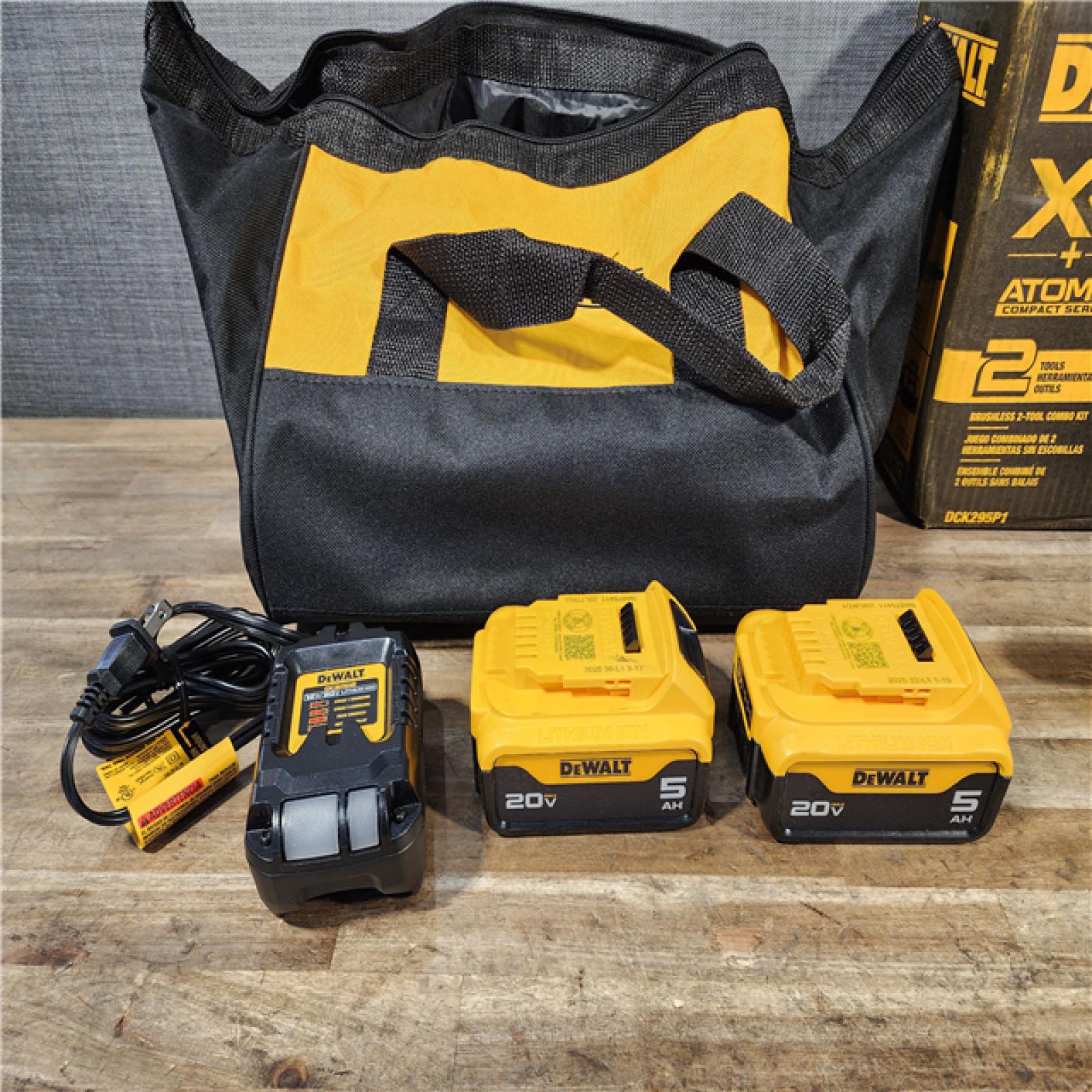 HOUSTON LOCATION - AS-IS (APPEARS LIKE NEW) DEWALT 20V Lithium-Ion Cordless 2-Tool Combo Kit