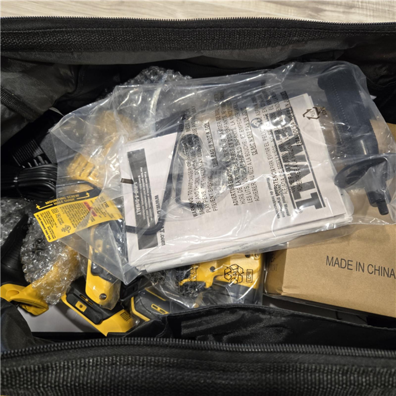 LIKE NEW- DEWALT 20V MAX Lithium-Ion Cordless 9-Tool Combo Kit