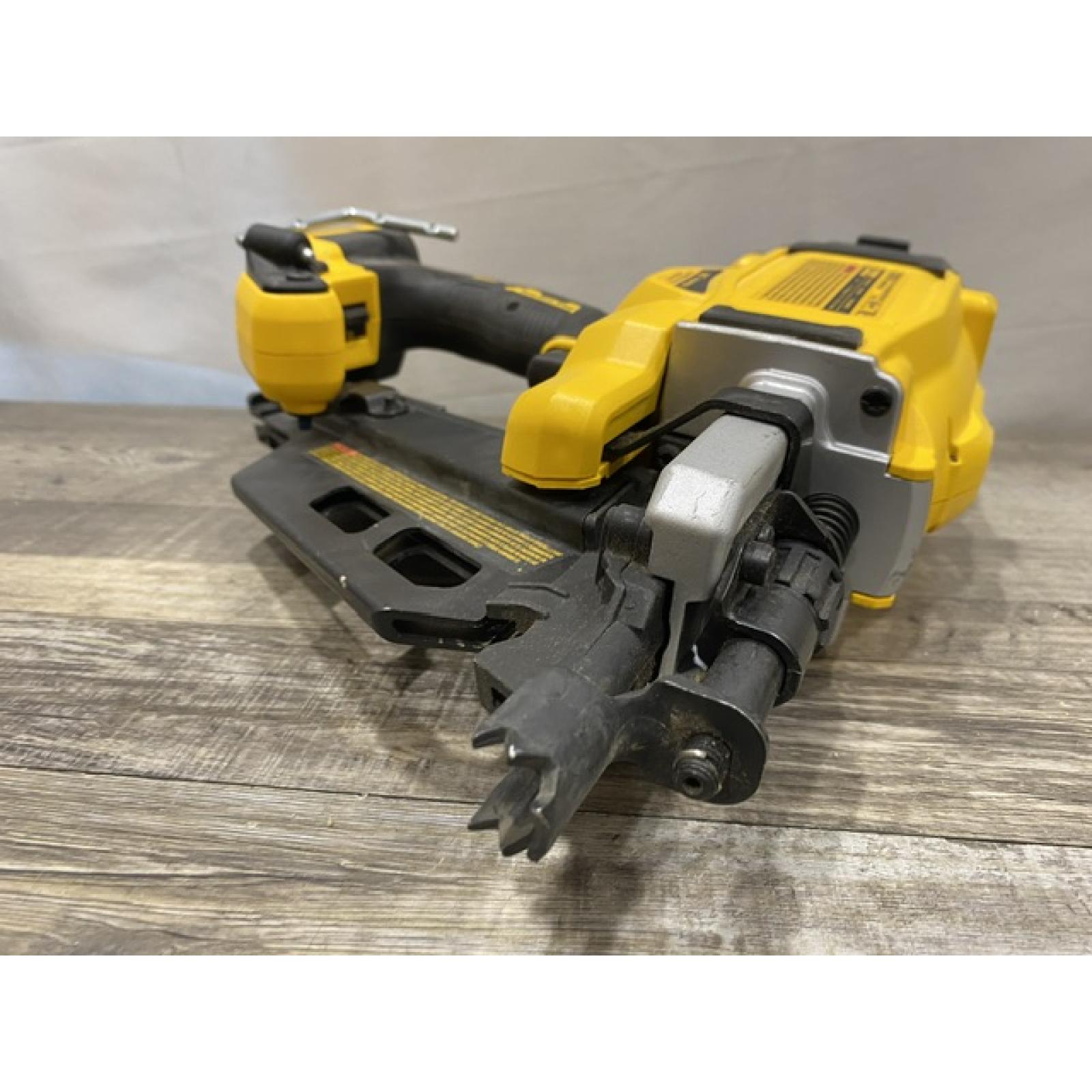 AS-IS DEWALT 20V 30 Degree Cordless Framing Nailer (Tool-Only)