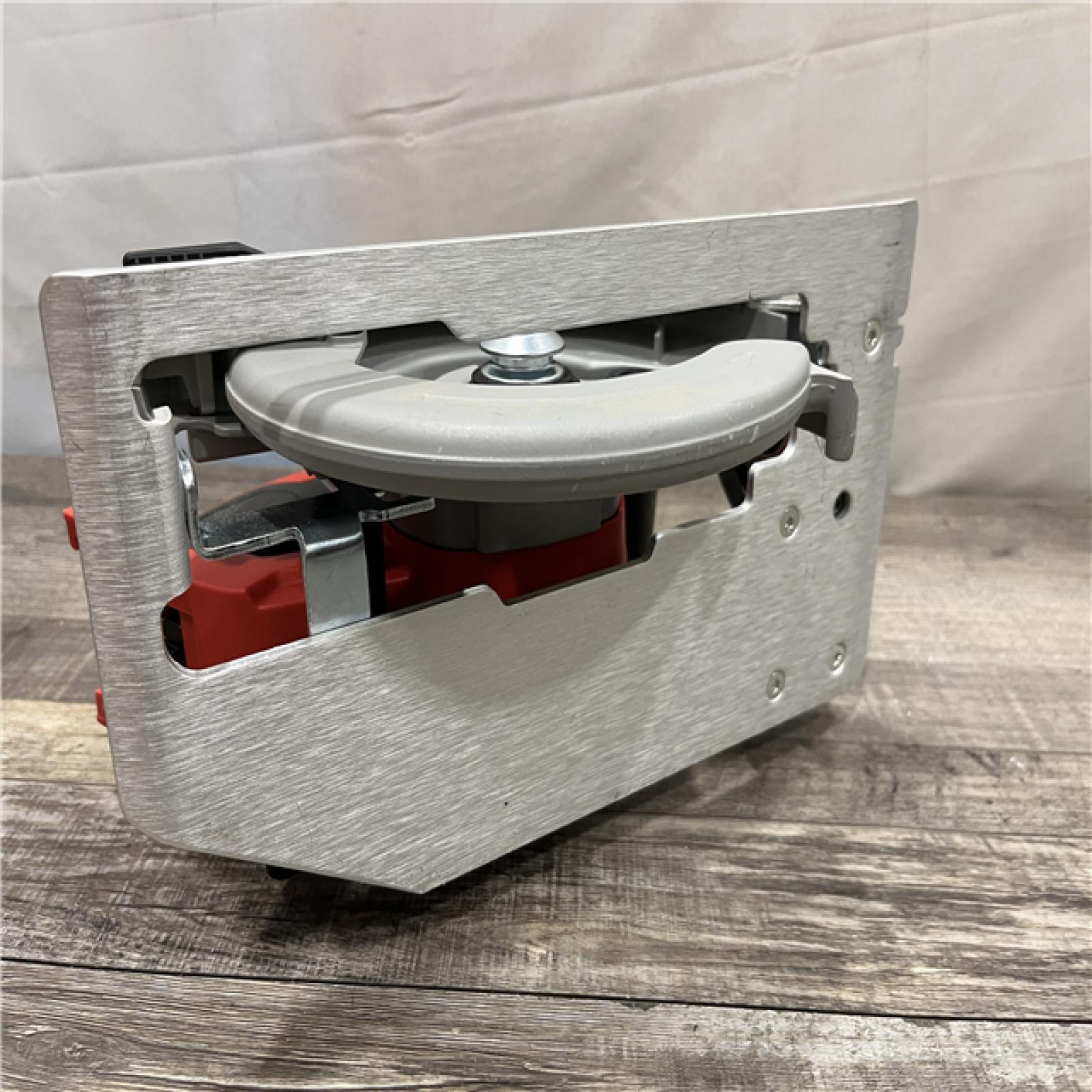 AS-IS Milwaukee 18V Lithium-Ion Brushless Cordless 7-1/4 in. Circular Saw (Tool-Only)