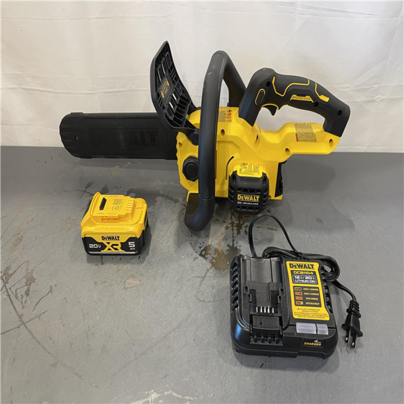AS-IS - DEWALT 20V MAX Compact 12 Brushless Cordless Chainsaw Kit