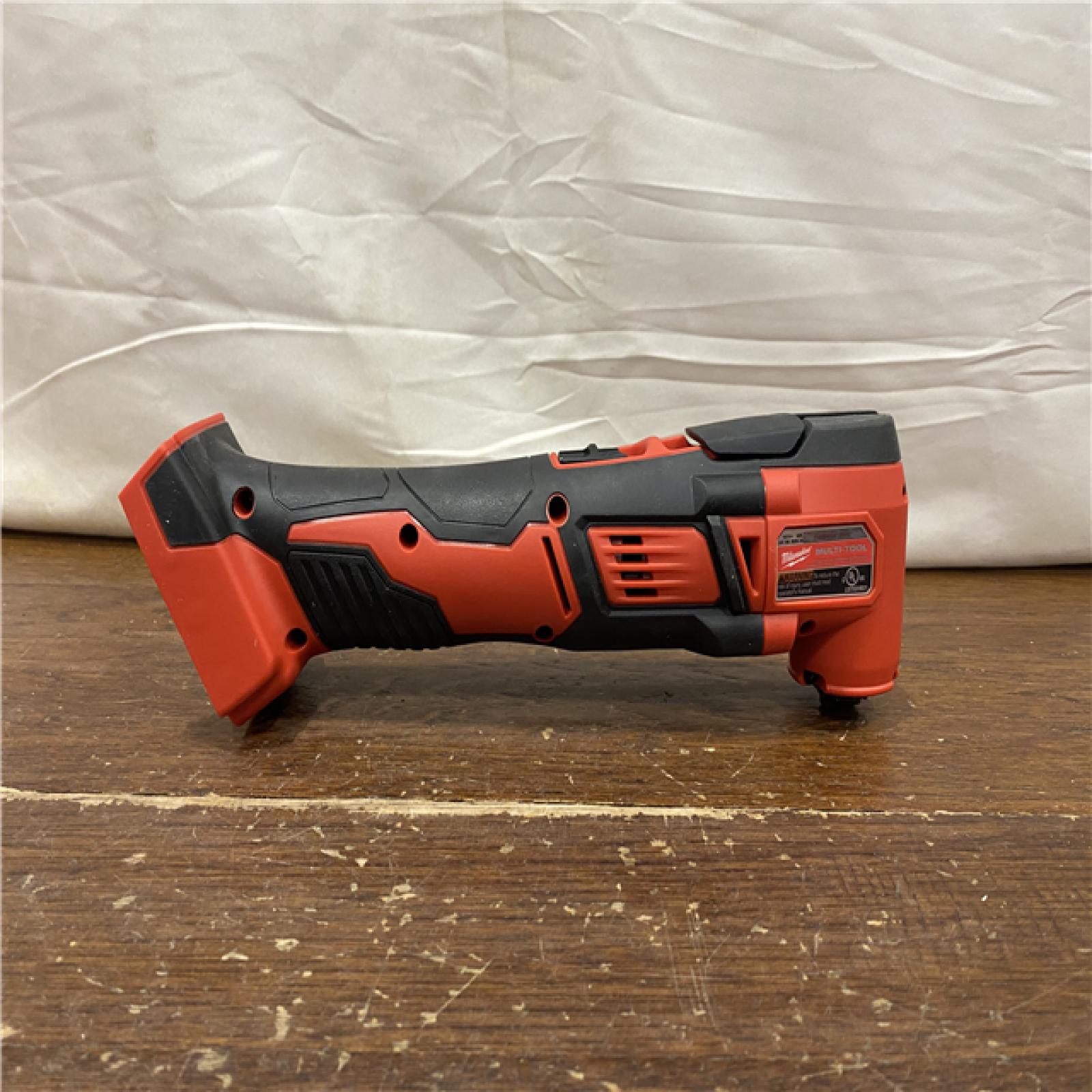 AS-IS Milwaukee 2626-20 M18 Lithium-Ion Cordless Multi-Tool (Tool Only)