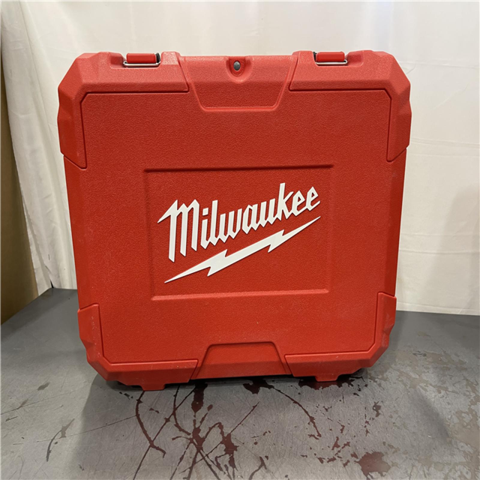 AS-IS - Milwaukee M12 12-Volt Lithium-Ion Cordless Green 250 ft. 3-Plane Laser Level Kit