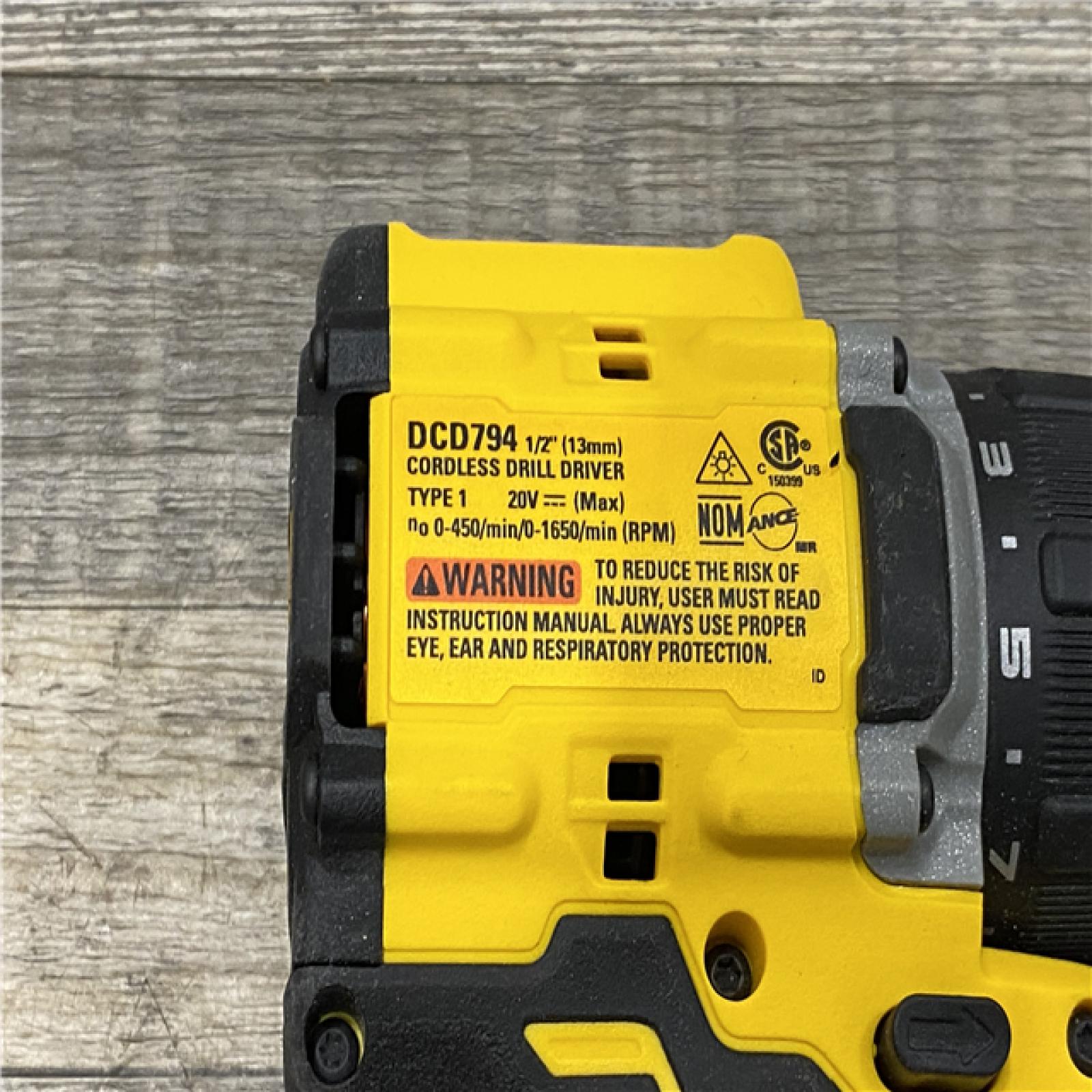 AS-IS DEWALT Atomic 20V Lithium-Ion Cordless Compact 1/2 in. Drill/Driver Kit