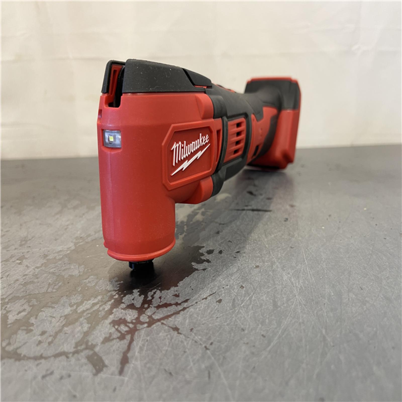 AS-IS - Milwaukee M18 18V Lithium-Ion Cordless Oscillating Multi-Tool
