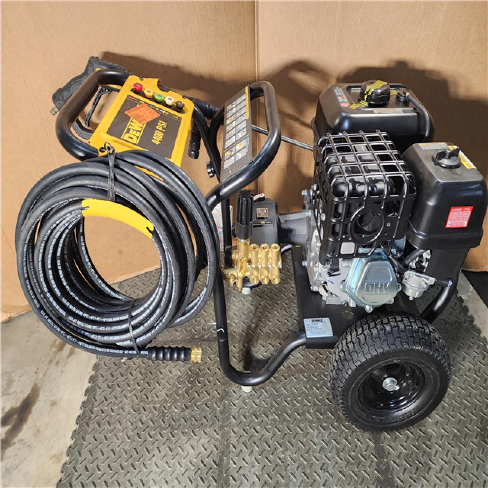 HOUSTON LOCATION - AS-IS DEWALT 4400 PSI 4.0 GPM Cold Water Gas Pressure Washer