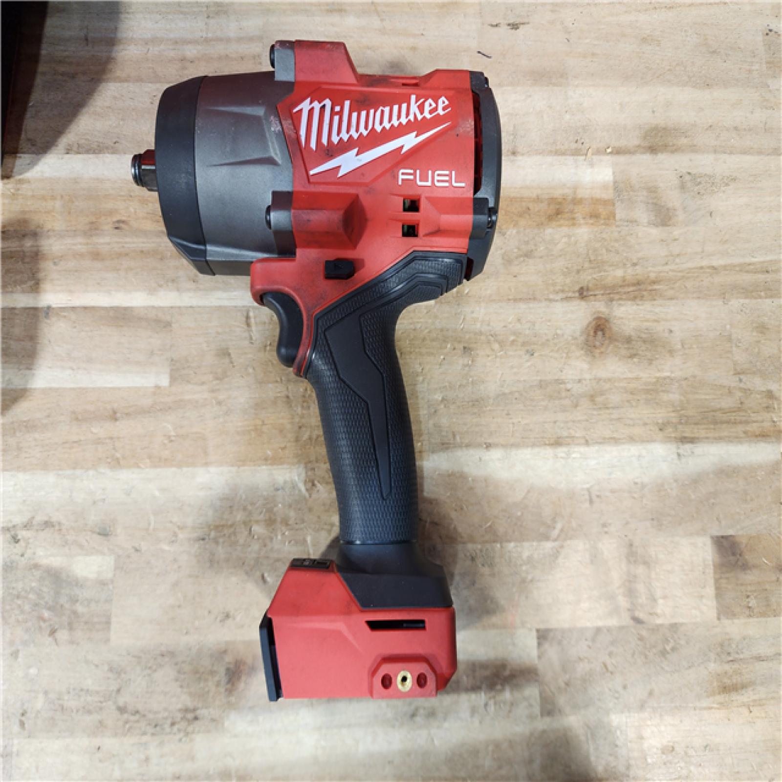 HOUSTON LOCATION - AS-IS Milwaukee FUEL 18V Lithium-Ion Brushless Cordless 1/2 in. Impact Wrench w/Friction Ring Kit