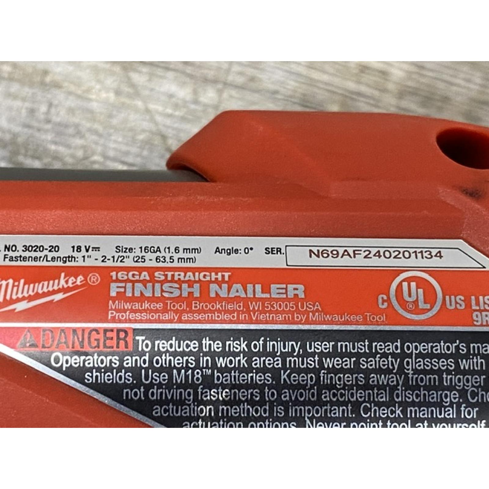 AS-IS Milwaukee FUEL 18-Volt Lithium-Ion Brushless Cordless Gen ll 16-Gauge Straight Finish Nailer (Tool Only)