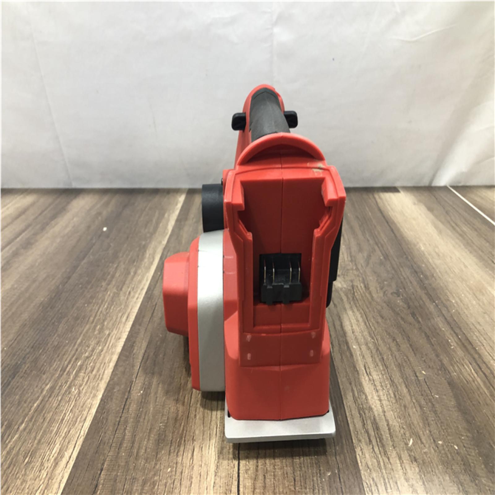 AS-IS - Milwaukee 18V Lithium-Ion Cordless 3-1/4 in. Planer (Tool-Only)