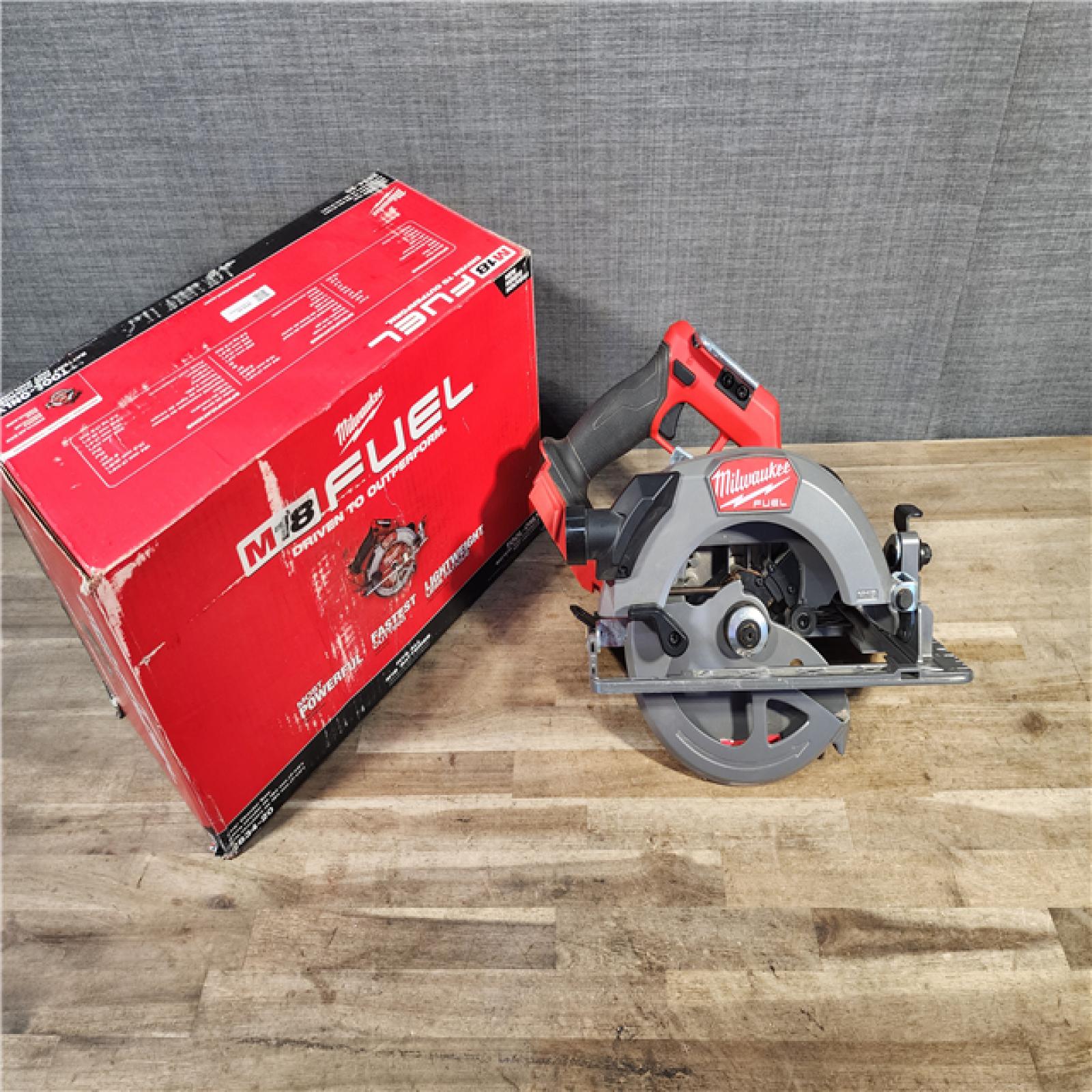 HOUSTON LOCATION - AS-IS Milwaukee M18 FUEL 7-1/4 Inch Circular Saw (Bare Tool)