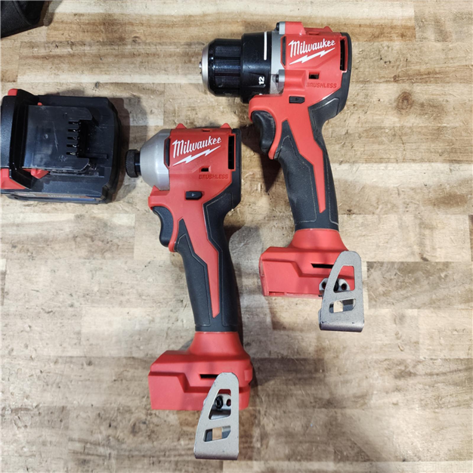 HOUSTON LOCATION - AS - IS Milwaukee 2 Tool Combo Kit W/ (2) Battery & Charger
