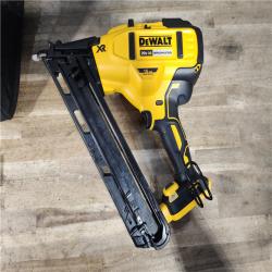 HOUSTON LOCATION - AS-IS DeWalt 15 GA ANGLED FINISH NAILER KIT W/ BATTERY & CHARGER