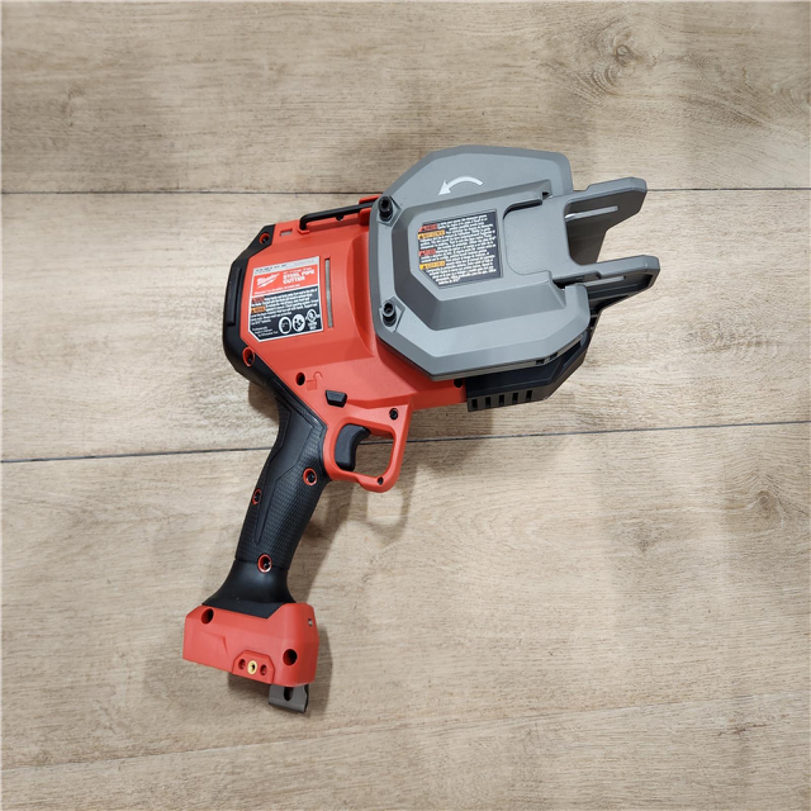 AS-IS- MILWAUKEE 1/2 - 1 STEEL PIPE CUTTER