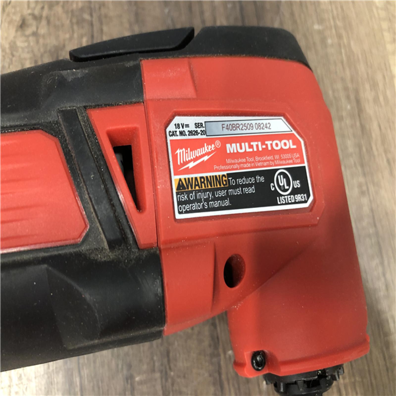 AS-IS Milwaukee 18V Lithium-Ion Cordless Oscillating Multi-Tool (Tool-Only)