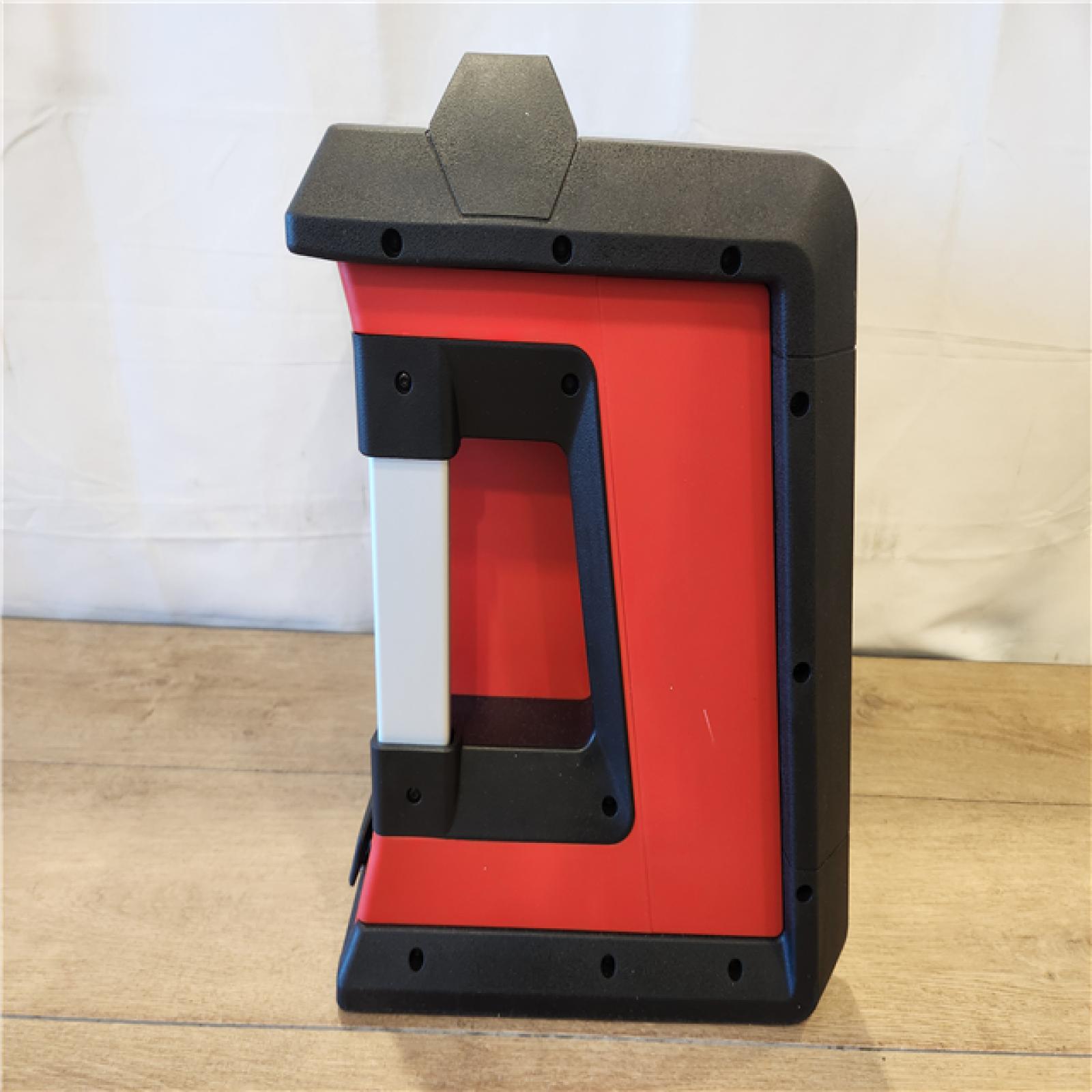 AS-IS- Milwaukee M18 Lithium-Ion Cordless Jobsite Radio/Charger